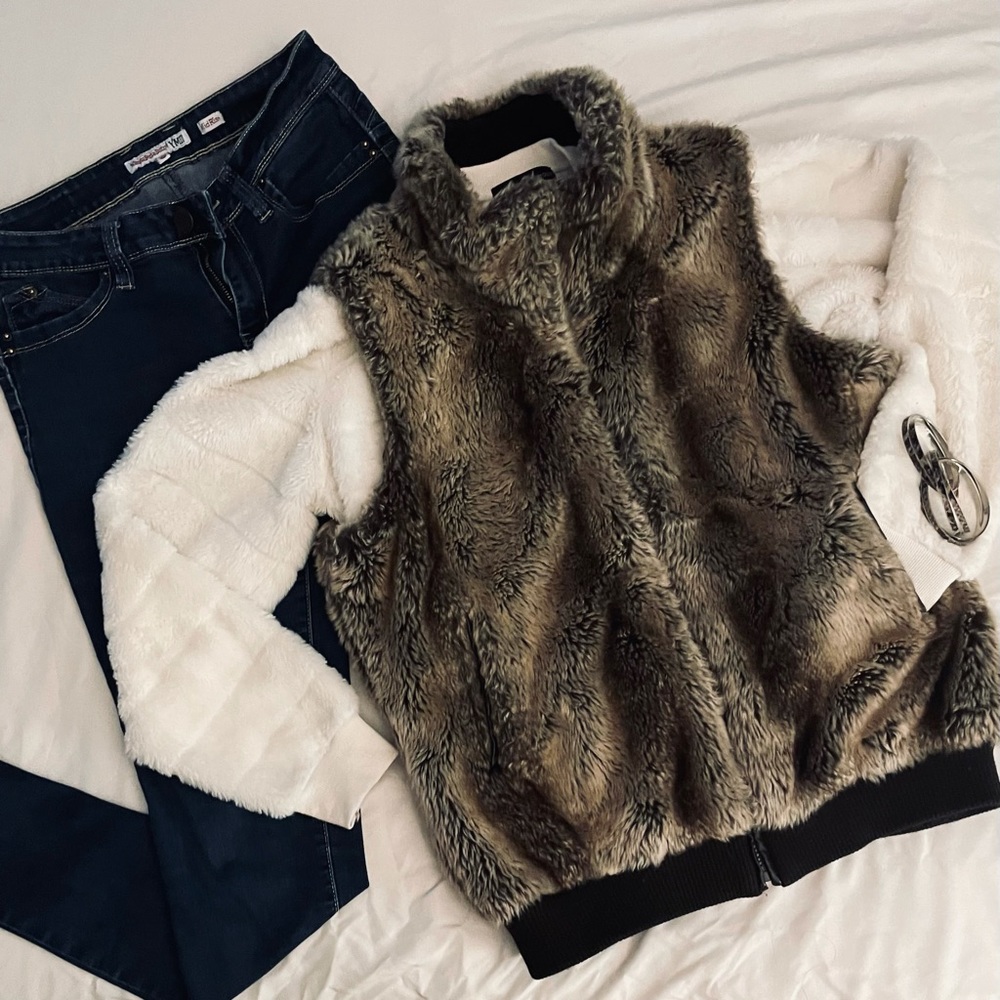 Breatan Faux Fur Vest